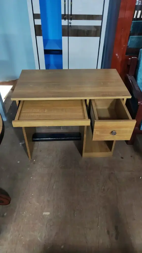 Computer desk or study table